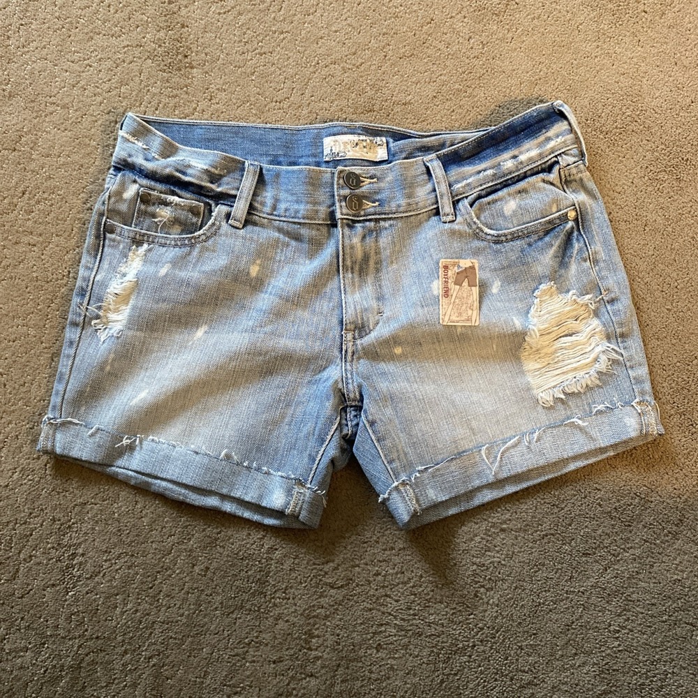 NWT DECREE WOMEN'S DISTRESSED CUFF LEG BOYFRIEND LIGHT‎ WASH DENIM SHORTS SIZE 9